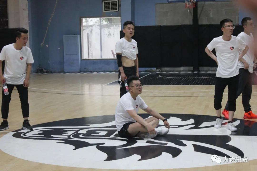 力全地产 丢沙包