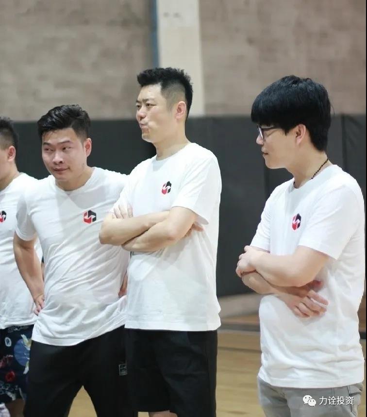 力全地产 丢沙包