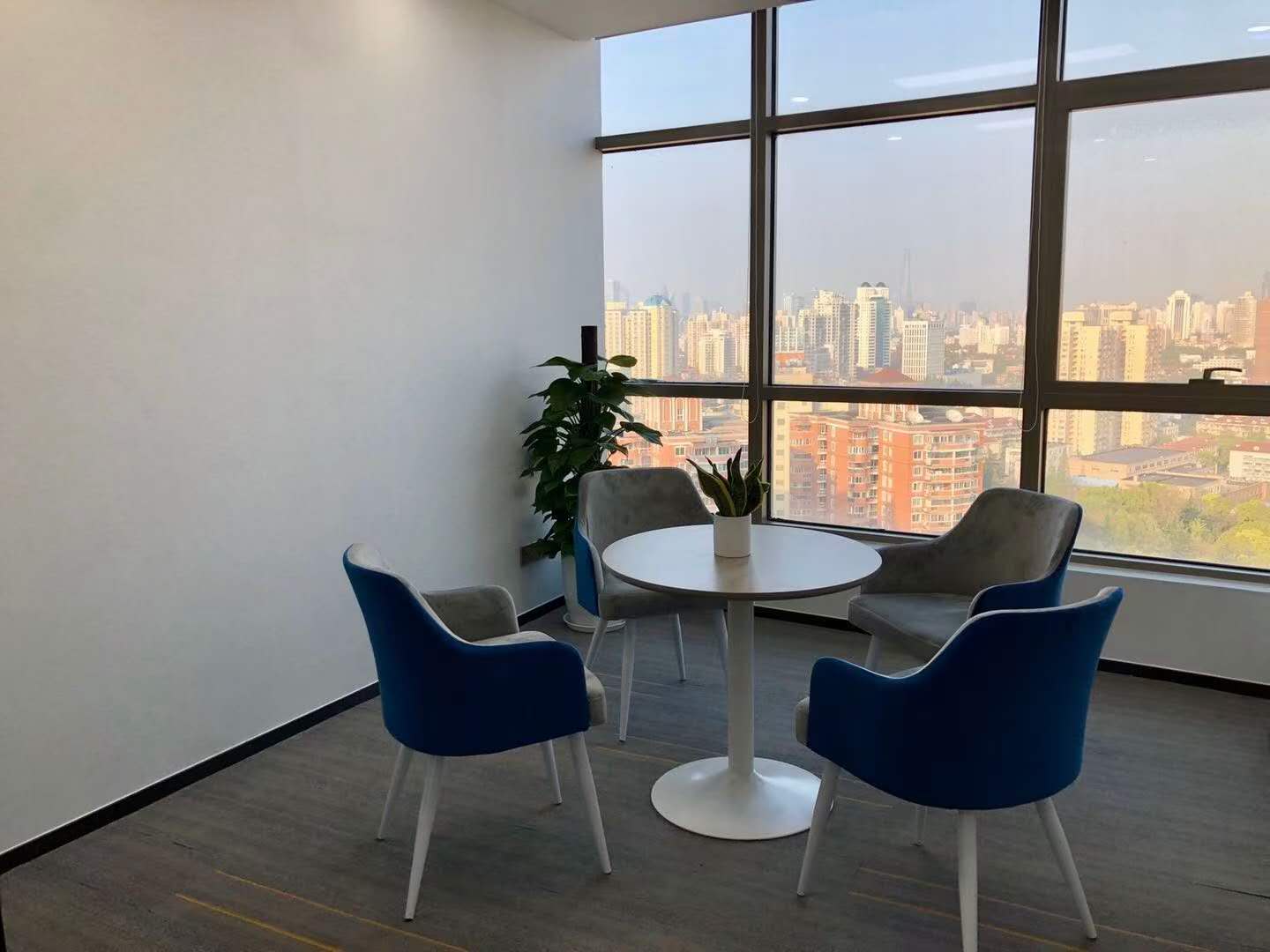 大宁核心地段，精装修带家具，一号线马戏城地铁站，看房随时(图2)