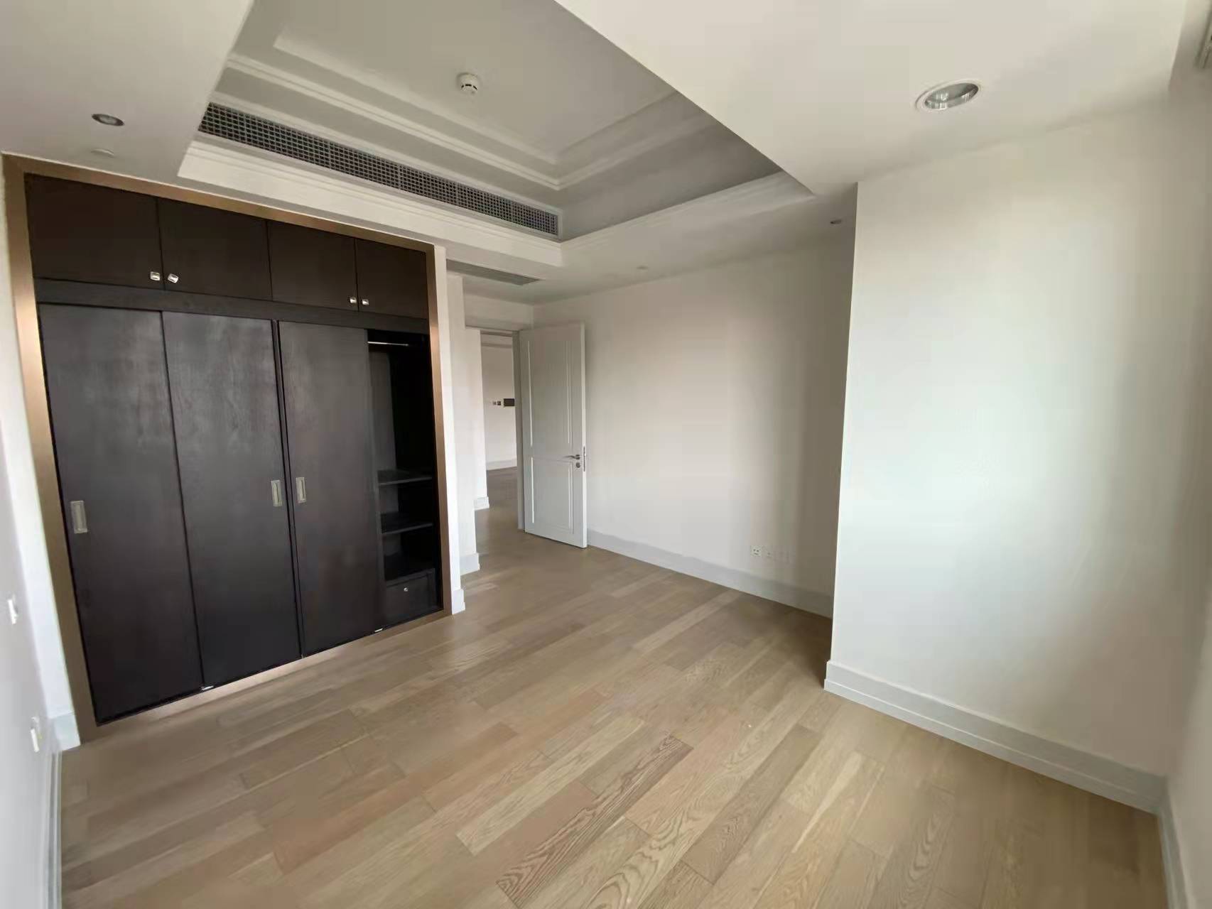 18-220314193343639.jpg 静安区汉中路企业公馆商住楼带上下水可注册(图4)