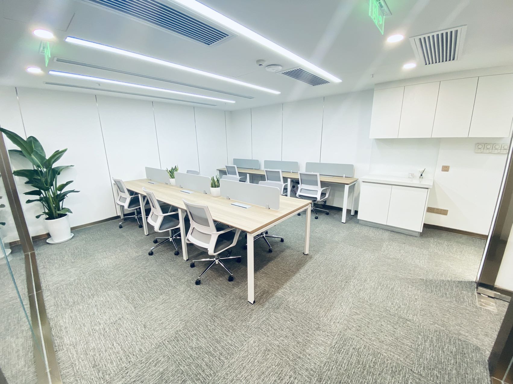 静安梅龙镇广场(图1)