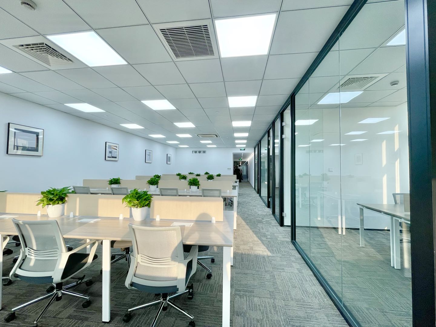 虹桥恒基旭辉中心办公室精装修带家具230平方出租(图5)