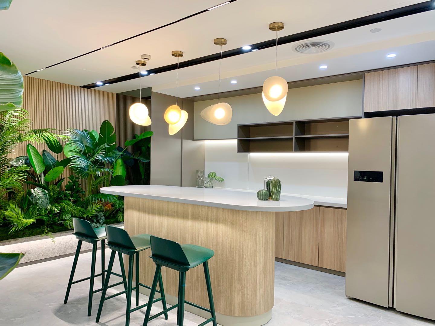 虹桥恒基旭辉中心办公室精装修带家具230平方出租(图2)