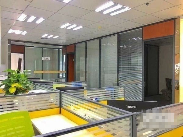 17-22031QS512126.jpg 虹桥商务区虹桥国际展汇,精装修带家具200方带家具,本车接送地铁站,三轨交替,交通便利(图1)