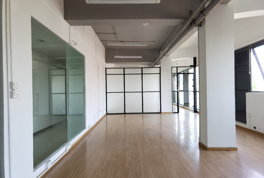 9-2203231R9401C.jpg 大宁乐平方100平带装修2隔断落地窗层高挑高近大宁音乐广场(图7)