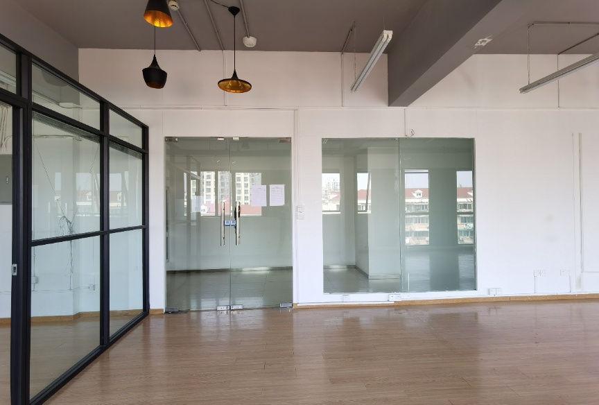 9-2203231R940S2.jpg 大宁乐平方100平带装修2隔断落地窗层高挑高近大宁音乐广场(图4)