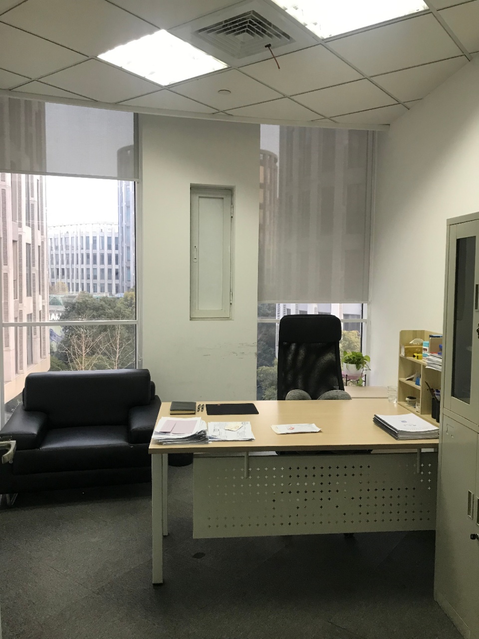 协信中心 拎包入住256平办公室(图2)