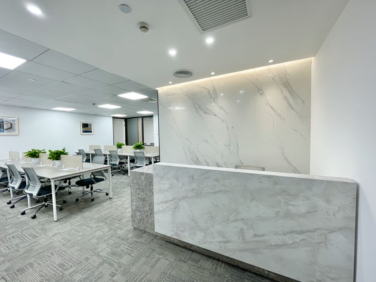 静安仲益大厦200平精装现房拎包入住南京西路地铁站(图2)