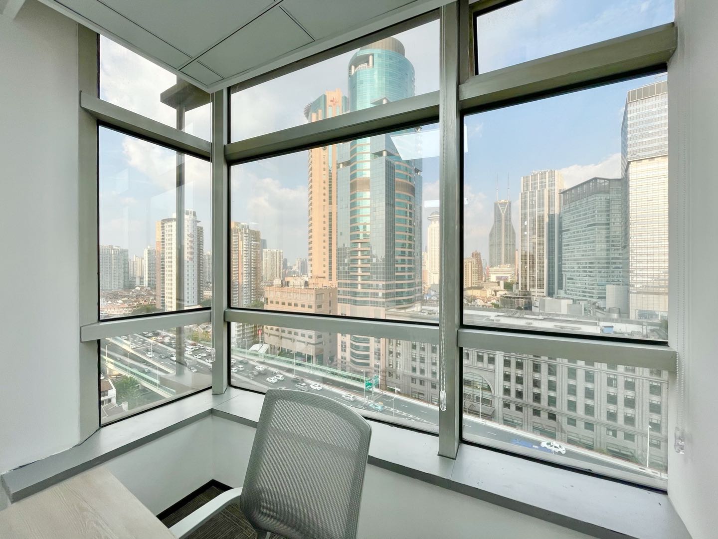 静安仲益大厦200平精装现房拎包入住南京西路地铁站(图4)