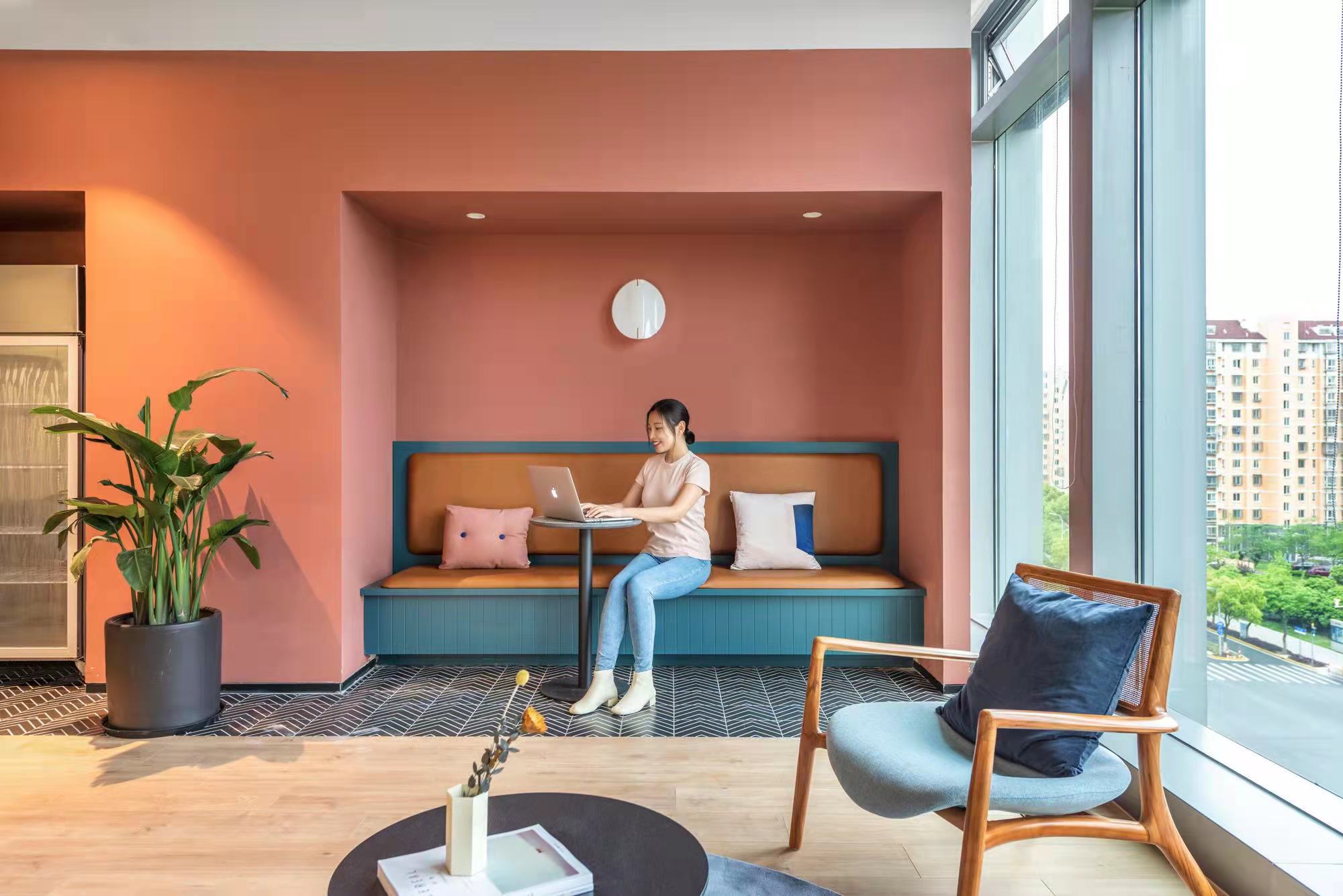 虹桥商务区阿里中心240平标准交付优质房源出租(图1)