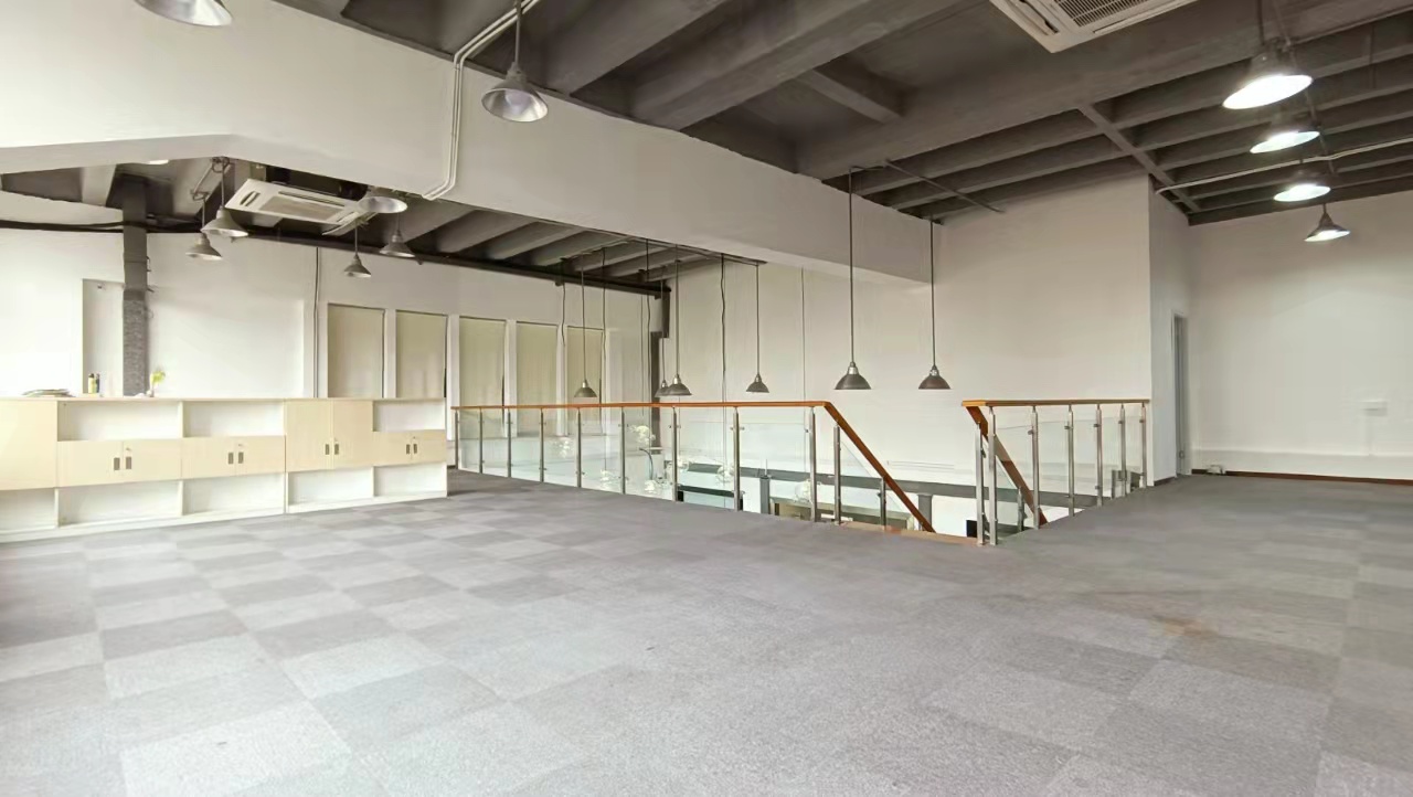 虹口区 双规交汇 德必运动loft 简单装修 复式结构 办公室选址(图8)