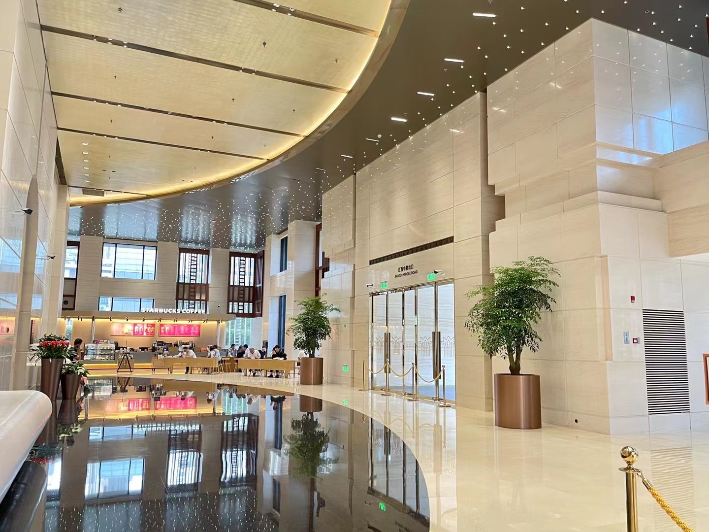 凯德星贸中心(办公楼) 上帝视角俯瞰静安,精装修双面采光,宝矿洲际达邦协作凯德星贸!(图2)