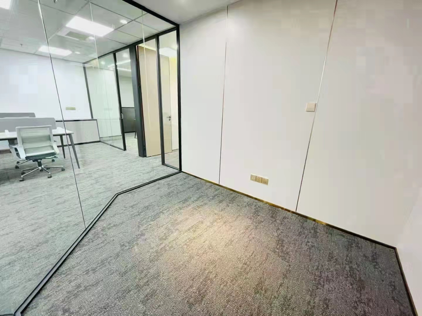 闵行银石科技园245平精装修带家具出租(图4)