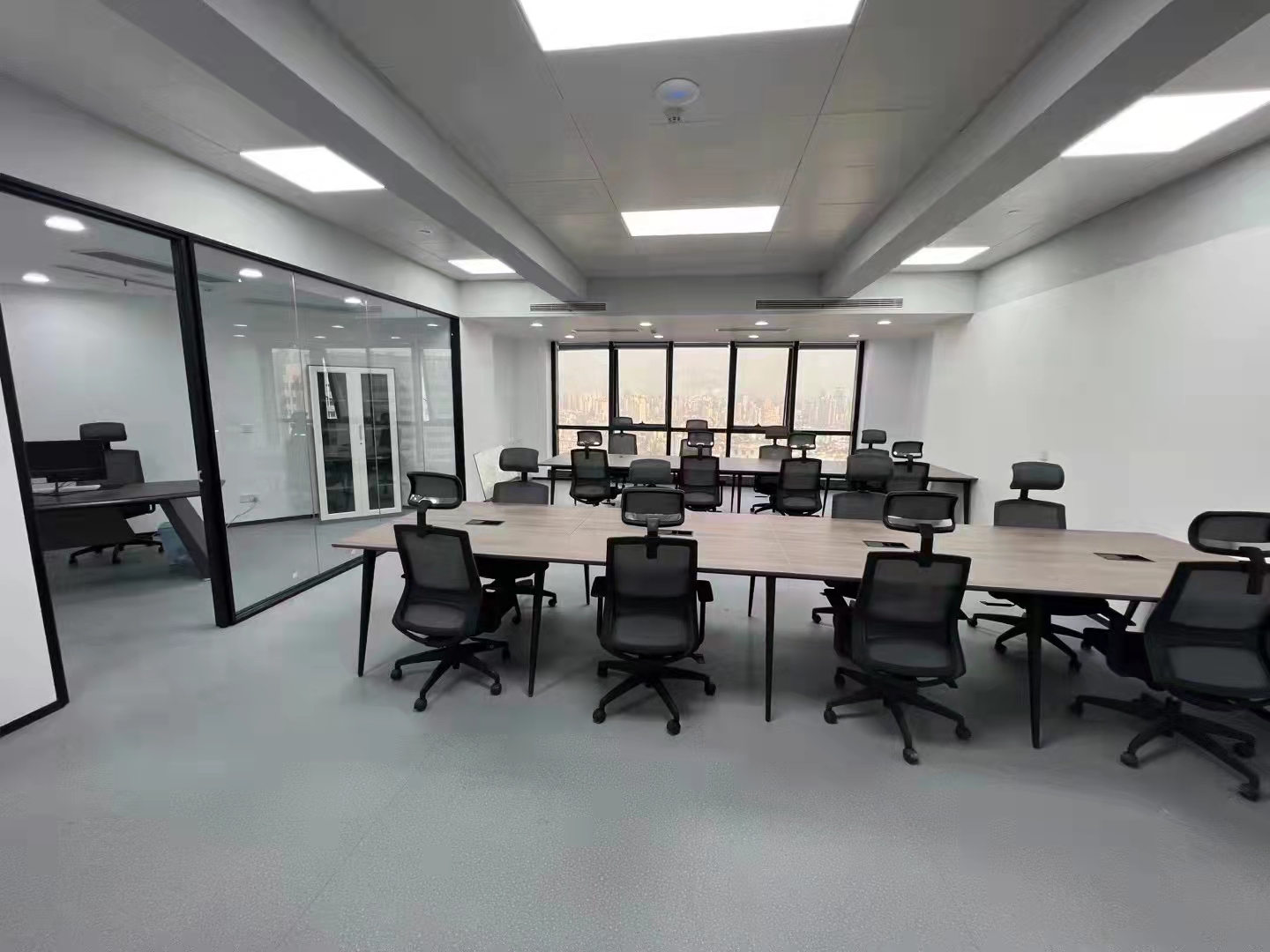 闵行银石科技园130平精装修带家具优质房源出租(图1)