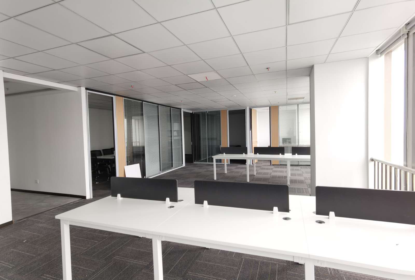 17-220330124109323.jpg 虹桥万科时一区写字楼,纯写字楼,虹桥商务区,精装修带家具,交通便利,(图2)