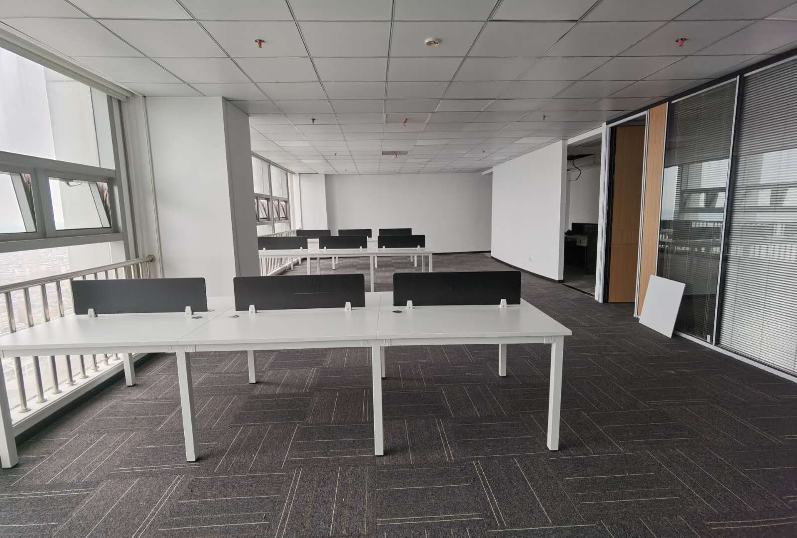 17-220330124109545.jpg 虹桥万科时一区写字楼,纯写字楼,虹桥商务区,精装修带家具,交通便利,(图3)