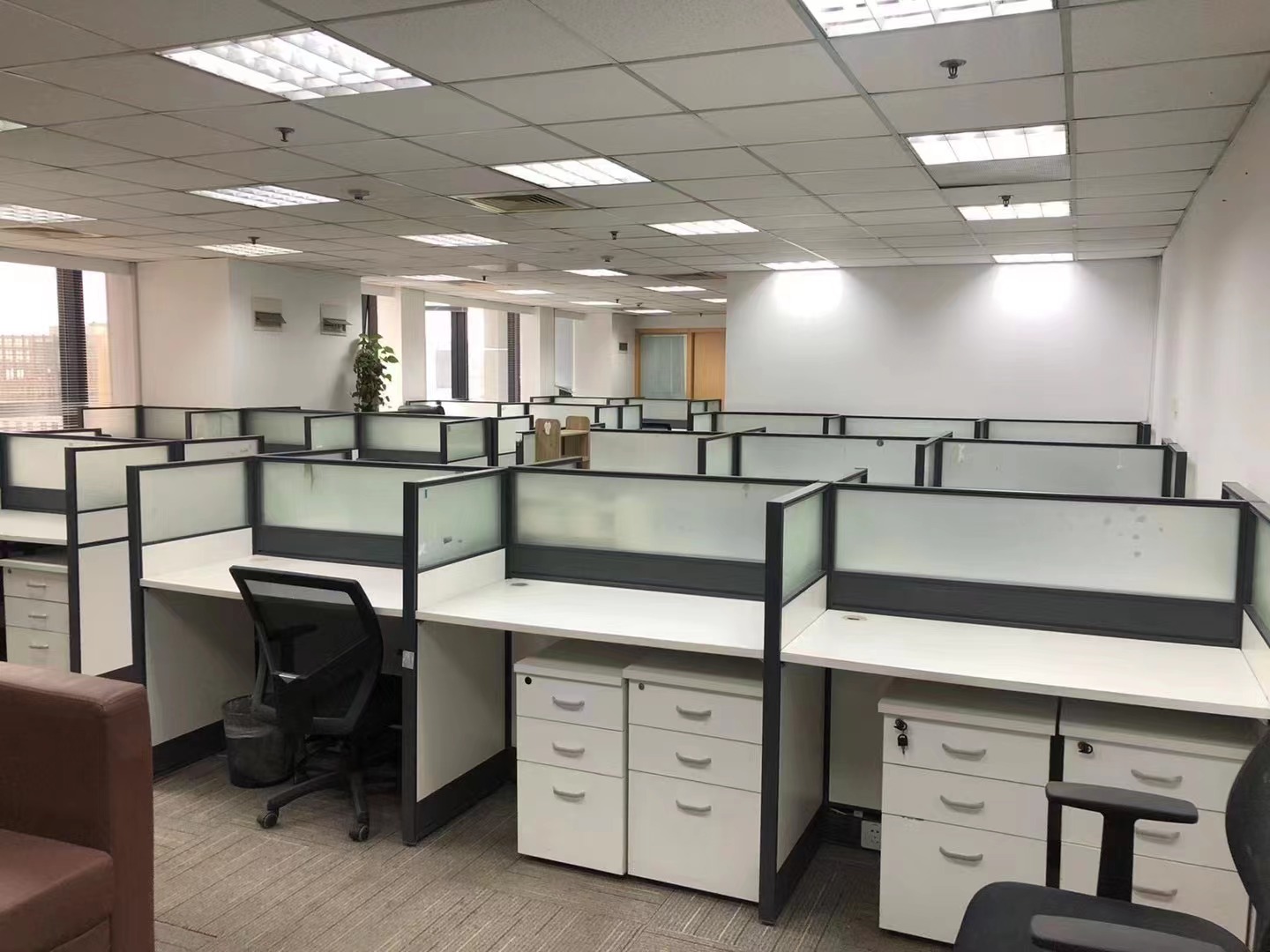 9-2203301944102U.jpg 古北远东国际广场200平精装修带家具拎包入住(图4)