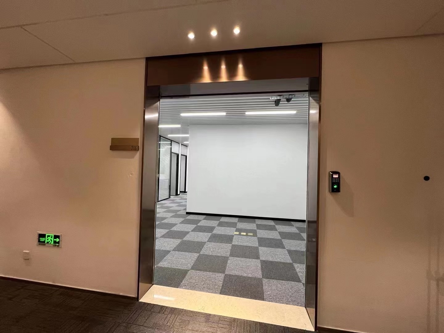 闵行虹桥正荣中心180平精装修带家具无需复原可注册(图5)