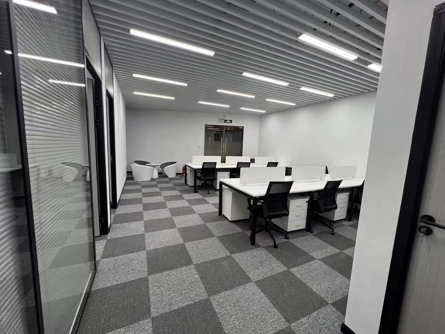 闵行虹桥正荣中心180平精装修带家具无需复原可注册(图2)