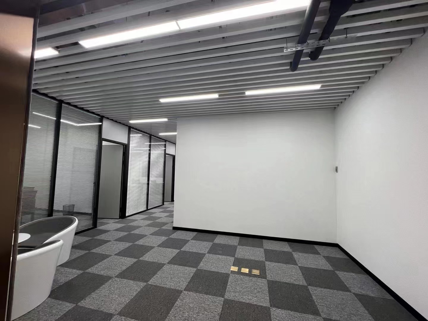 闵行虹桥正荣中心180平精装修带家具无需复原可注册(图4)