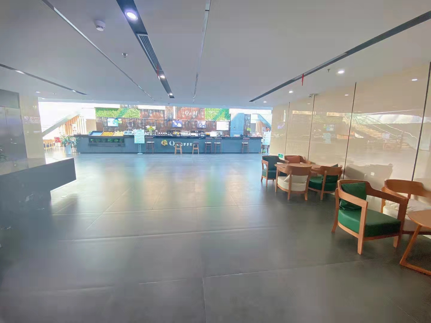 万都中心娄山关路119平带家具优质房源出租(图1)