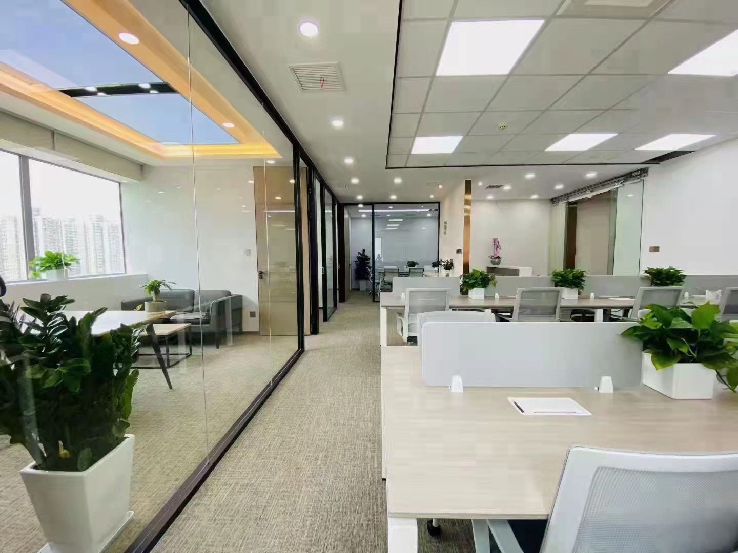 静安恒基688广场258平精装修带家具优质房源出租(图7)