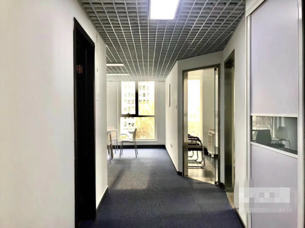 17-220402115936291.jpg 五牛控股大厦,精装修带家具,看房随时,业主直租,交通便利(图1)