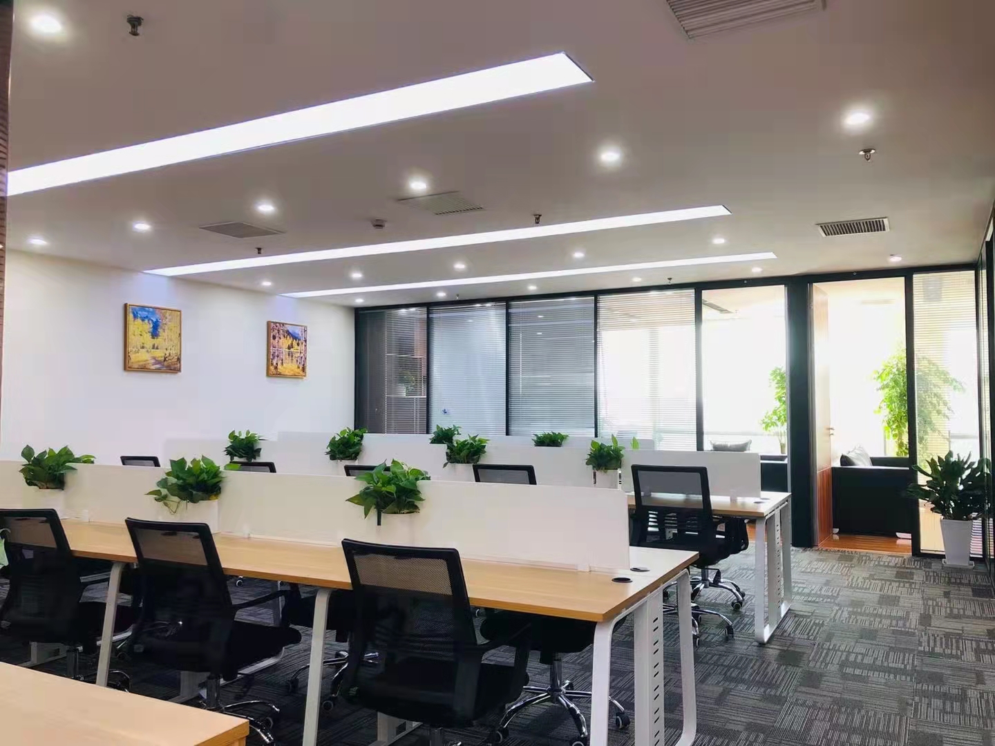 16-22040611212R53.jpg 长宁金虹桥国际中心232平优质房源精品出租(图3)