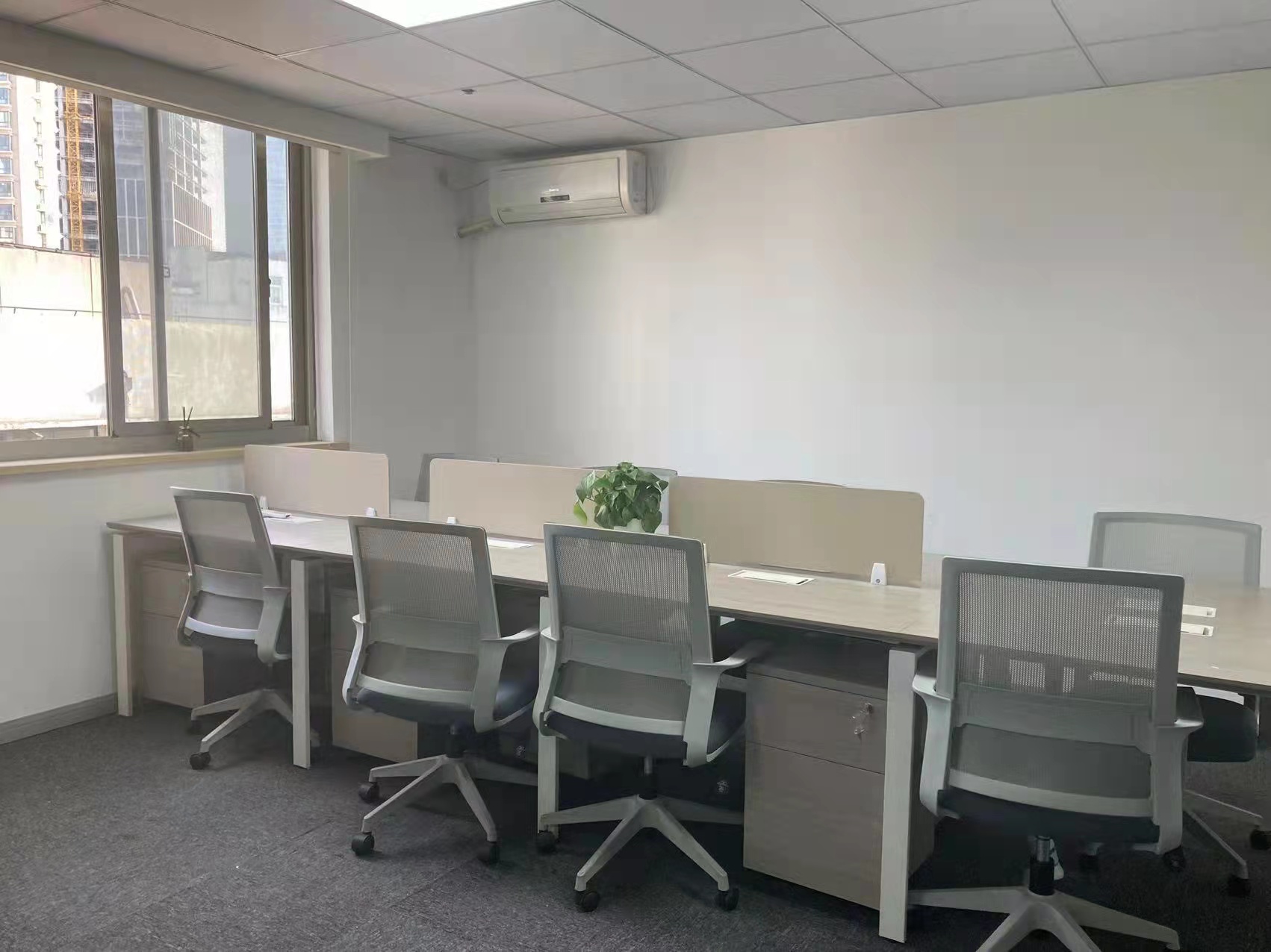 16-220406112942Q3.jpg 长宁金虹桥国际中心105平精装修带家具优质房源出租(图5)