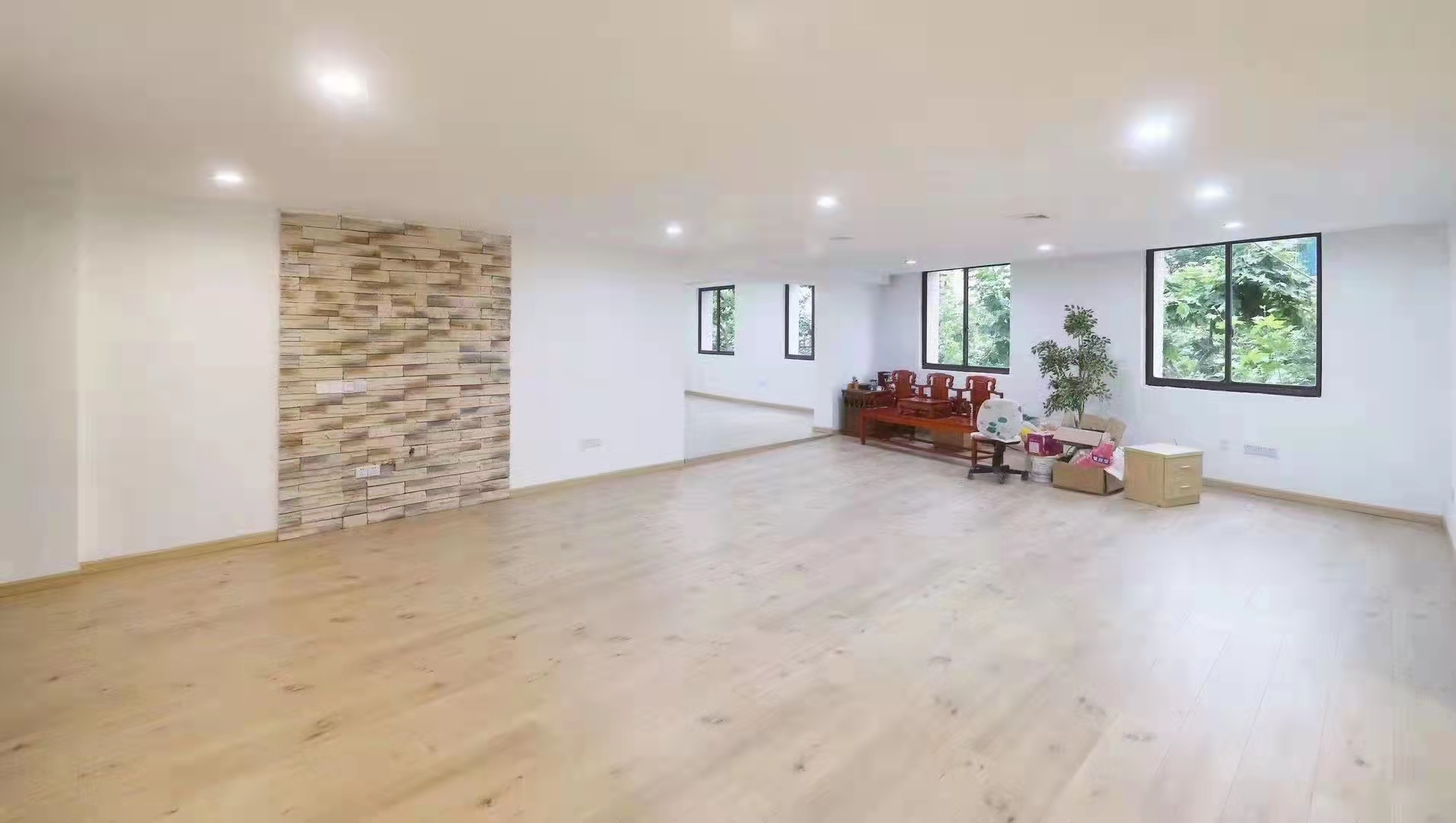 南京西路商圈仲益大厦250平现房出租带上下水24小时独立空调(图5)