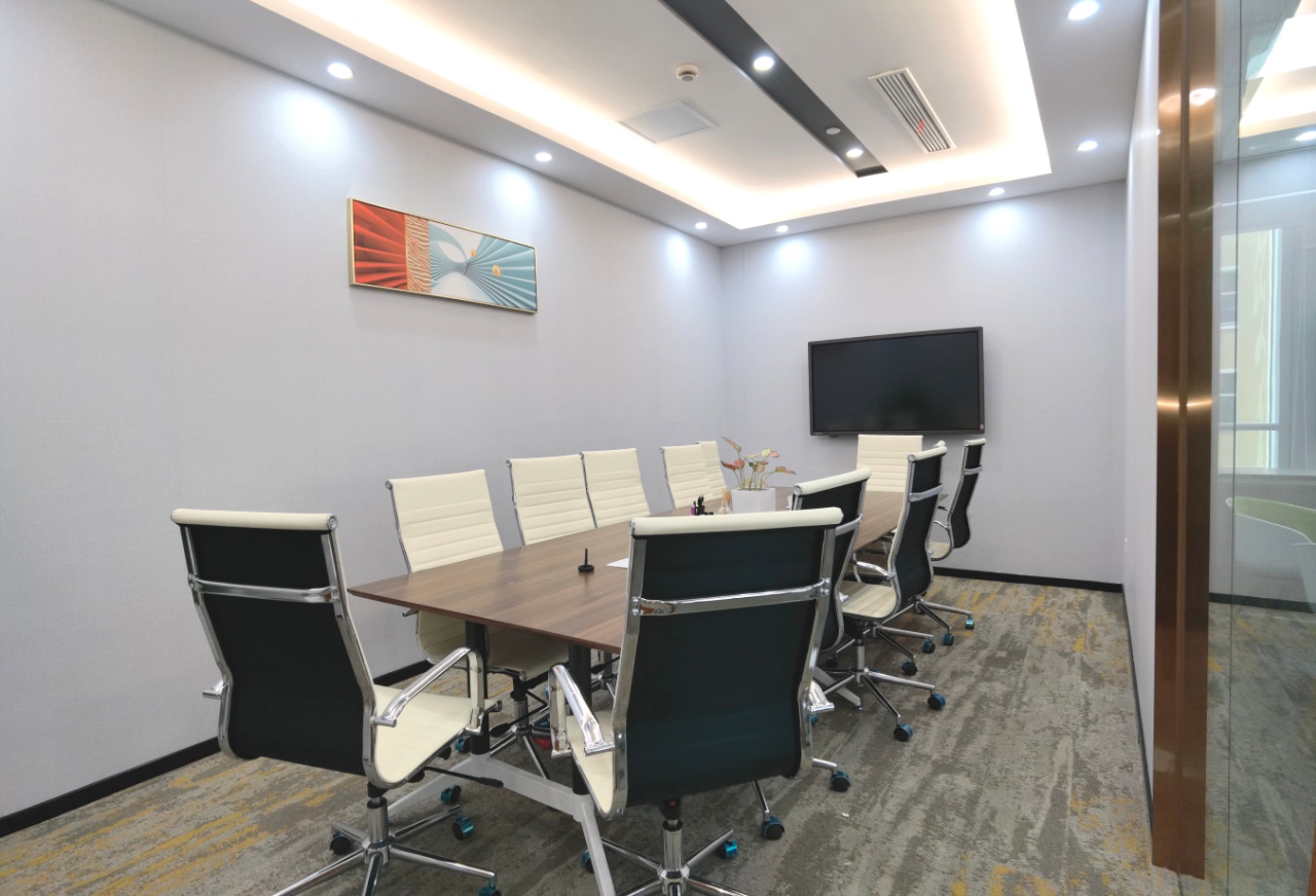 9-2204121Z04Y36.jpg 静安泰禾大厦280平精装全配落地窗双面采光(图3)