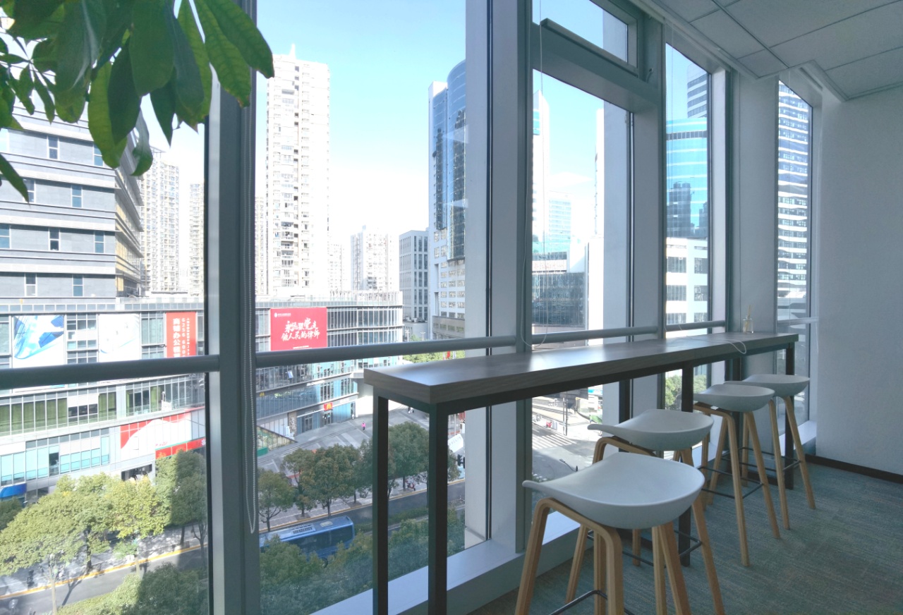 9-2204121Z04c14.jpg 静安泰禾大厦280平精装全配落地窗双面采光(图9)