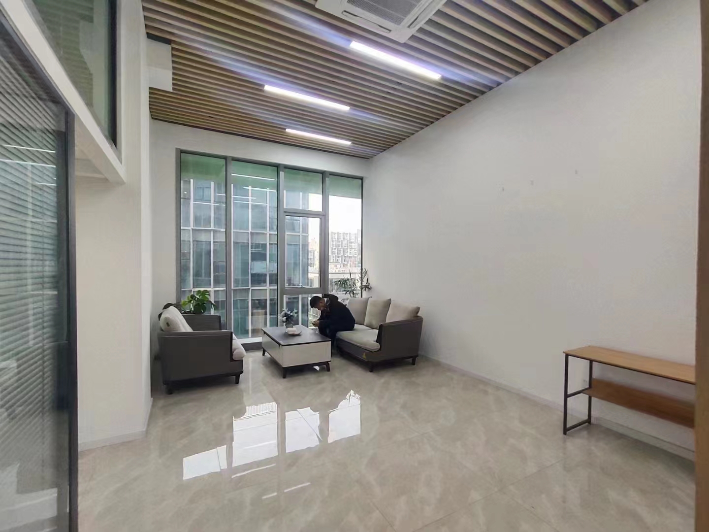 长宁上海世贸商城185平精装修带家具优质房源出租(图2)