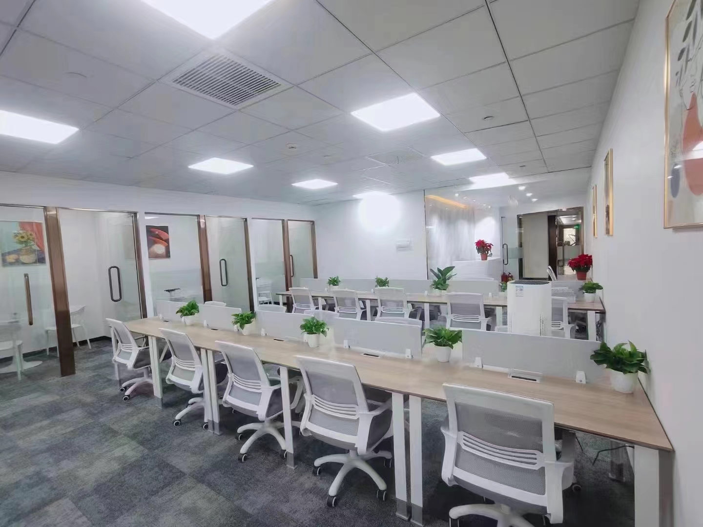 16-220414105313404.jpg 浦东森兰美奂大厦398平精装修带家具优质房源出租(图2)