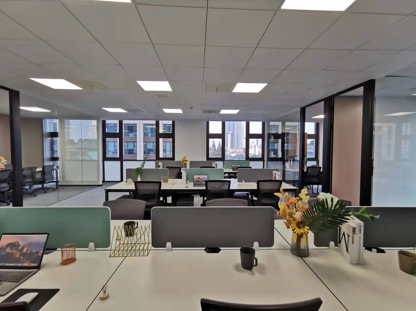 上海东方渔人码头 大连路丹阳路商圈 写字楼出租 精装修 上家遗留 300平出租(图2)