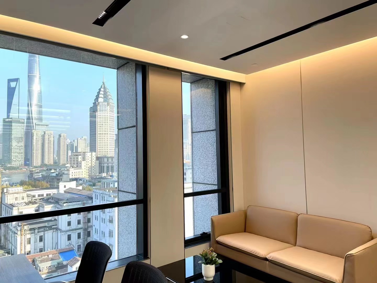 黄浦金光外滩中心230平精装修带家具拎包入住(图5)