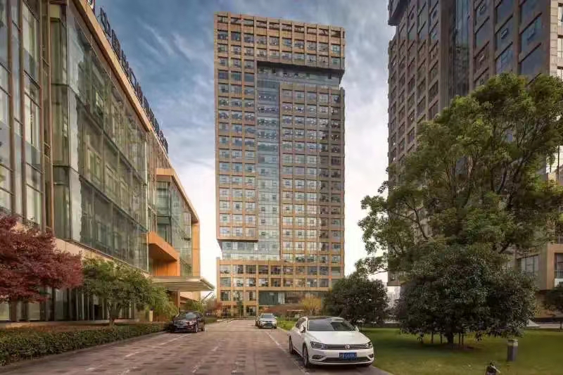 自由世纪广场精装修带家具拎包入住多面积可选双轨交汇(图1)