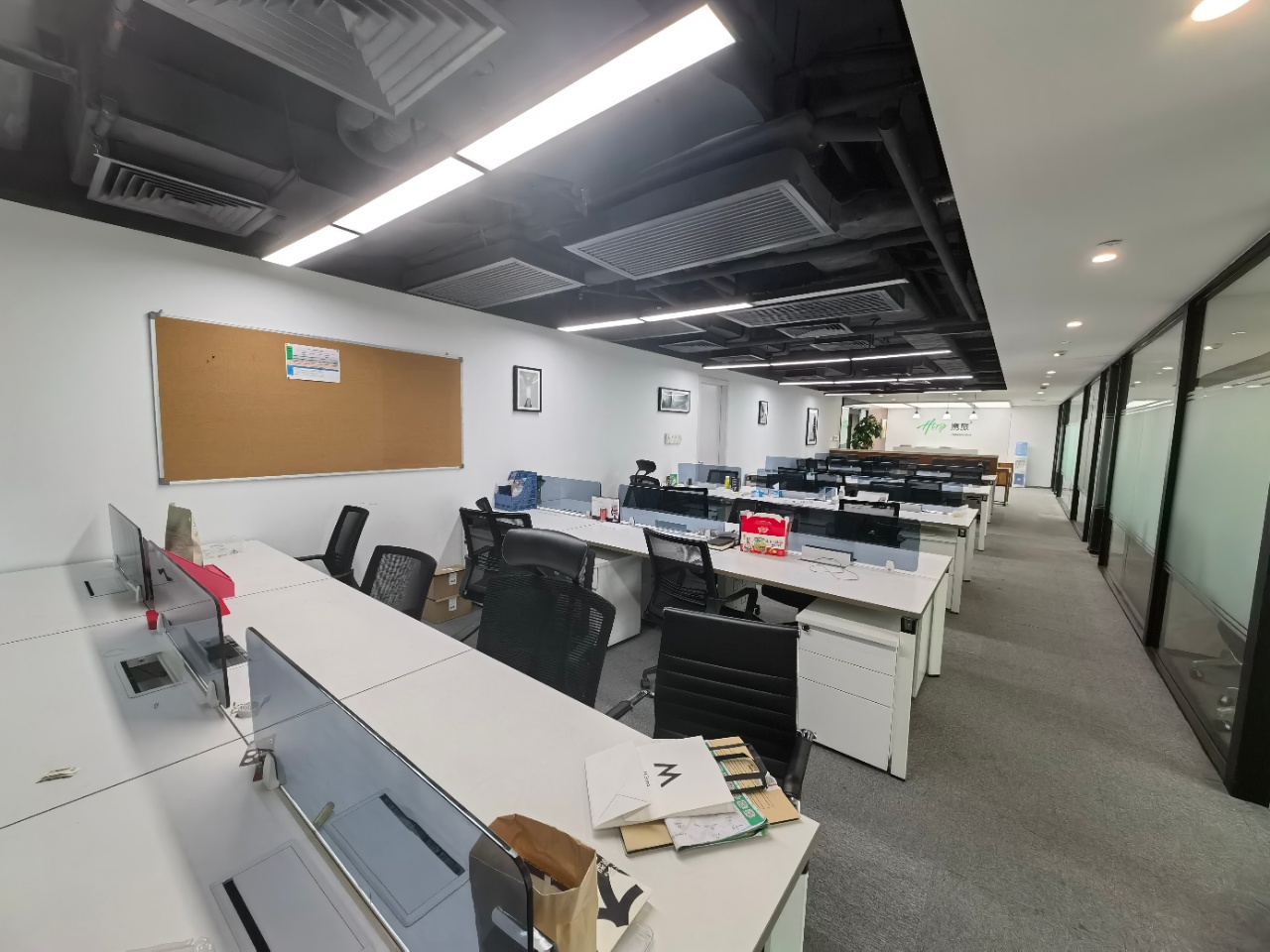 南京西路梅龙镇广场400平精装修带家具高区采光通透(图2)