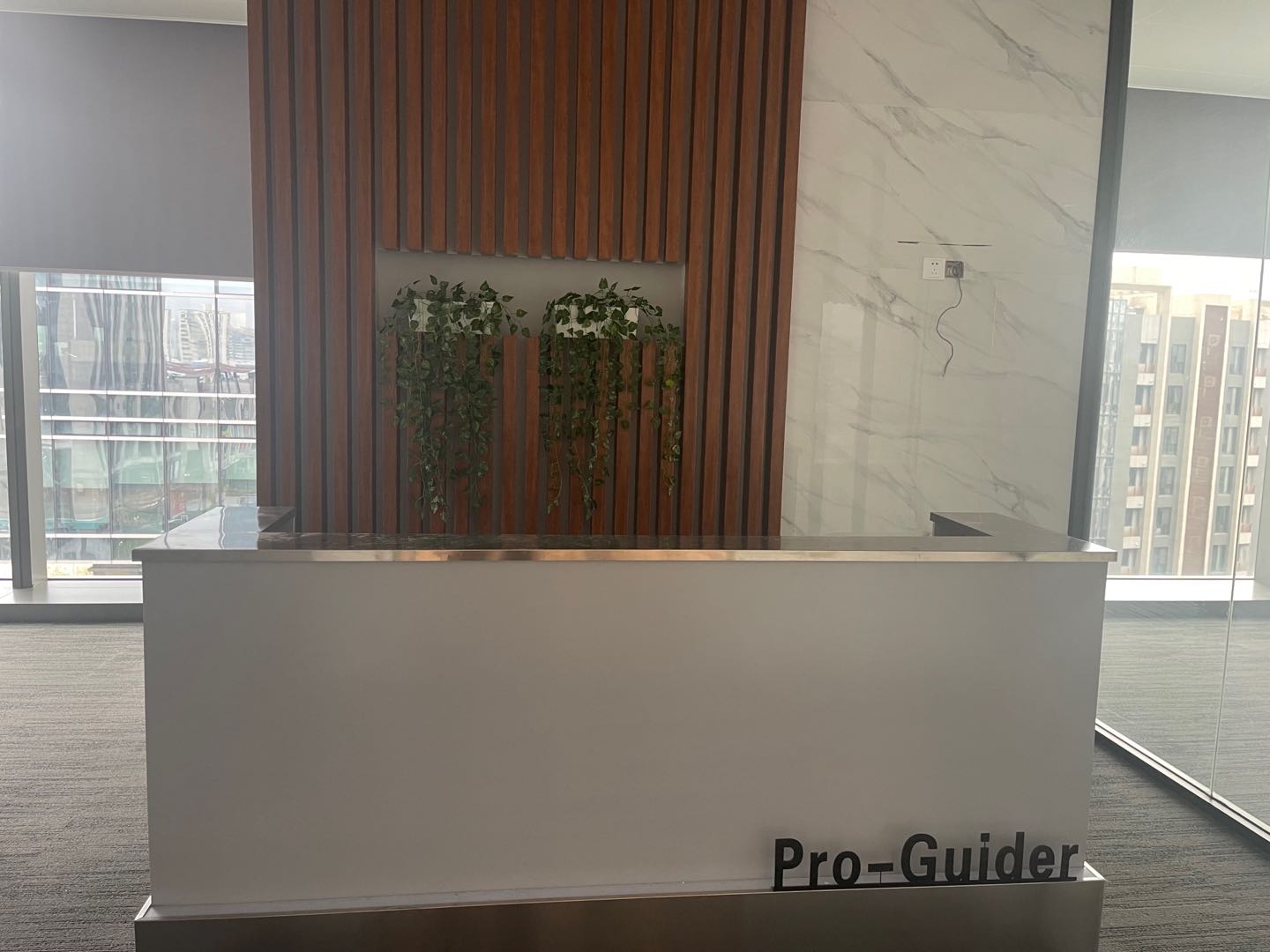  徐汇游族大厦 徐汇滨江 龙华中路写字楼出租  精装修带家具 拎包入住 500平(图1)