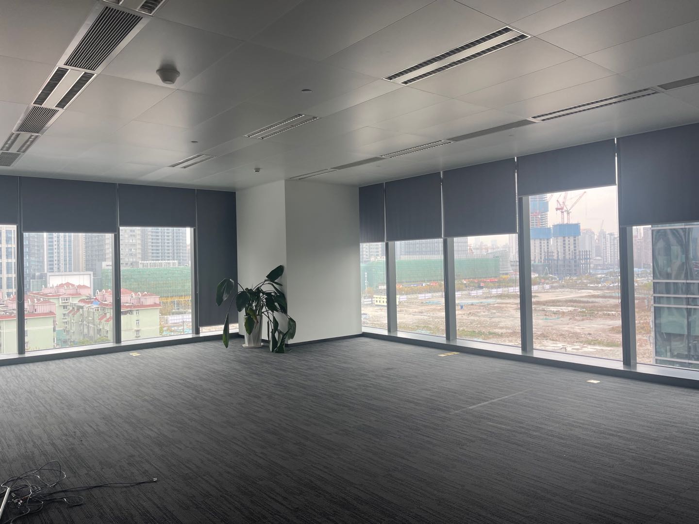  徐汇游族大厦 徐汇滨江 龙华中路写字楼出租  精装修带家具 拎包入住 500平(图3)