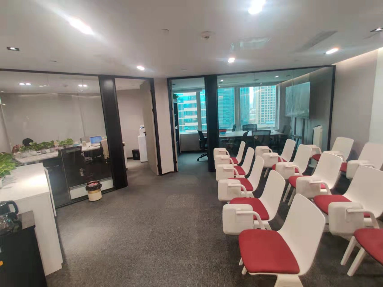 淮海路香港广场精装修带家具拎包入住朝南采光极佳(图4)