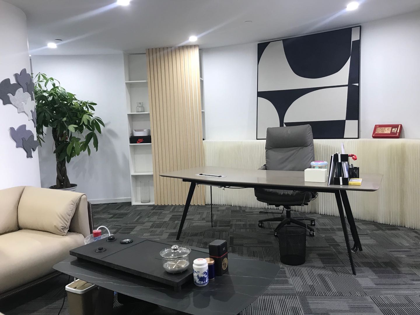 徐汇徐汇苑大厦 写字楼出租 徐家汇地铁站 高品质 精装修带家具 100平150平 小面积出租 拎包入住 疫情减免 价格好谈(图3)