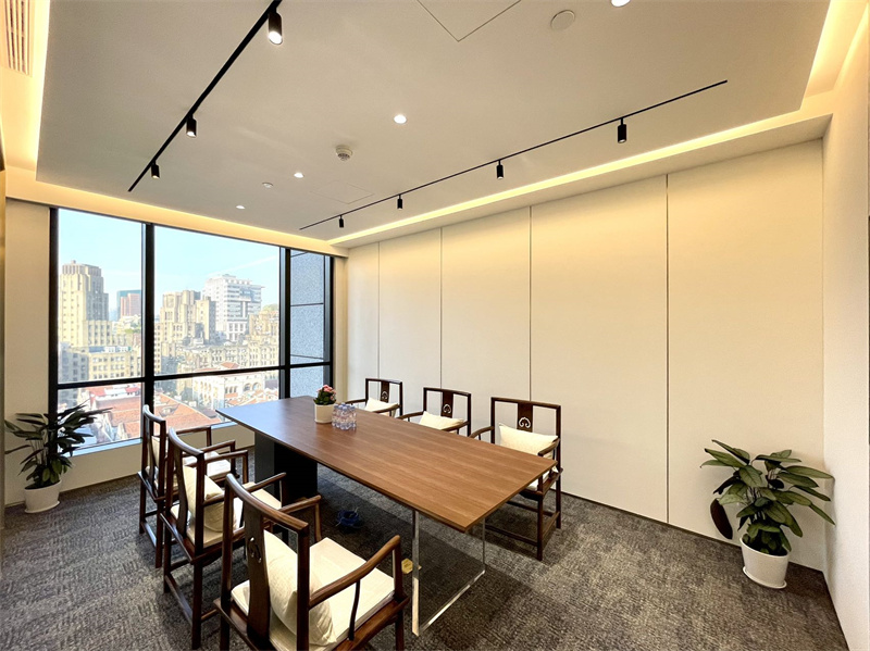 陆家嘴星展银行~顶层-线江景房~豪装带家具层高5米~近富士康(图4)