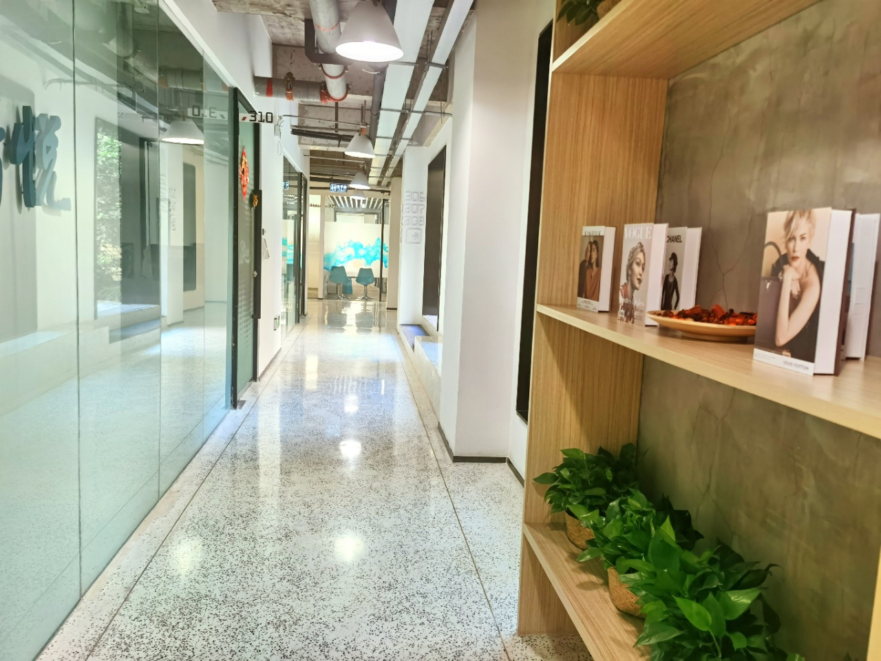 徐汇大隐精装修带家具拎包入住现房出租(图3)