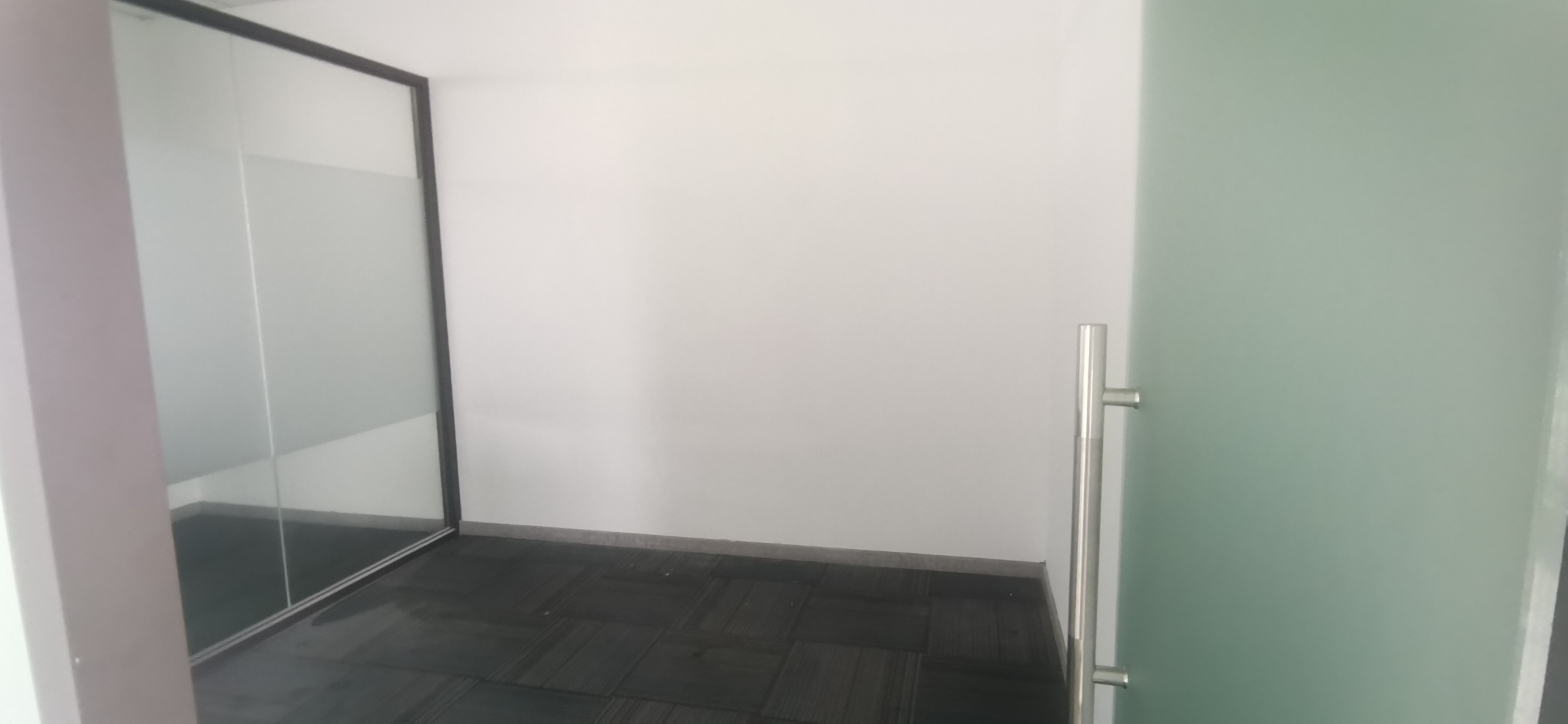 9-2204251Z2303M.jpg 大宁财智190平带装修现房三隔断1号线上海马戏城站(图1)