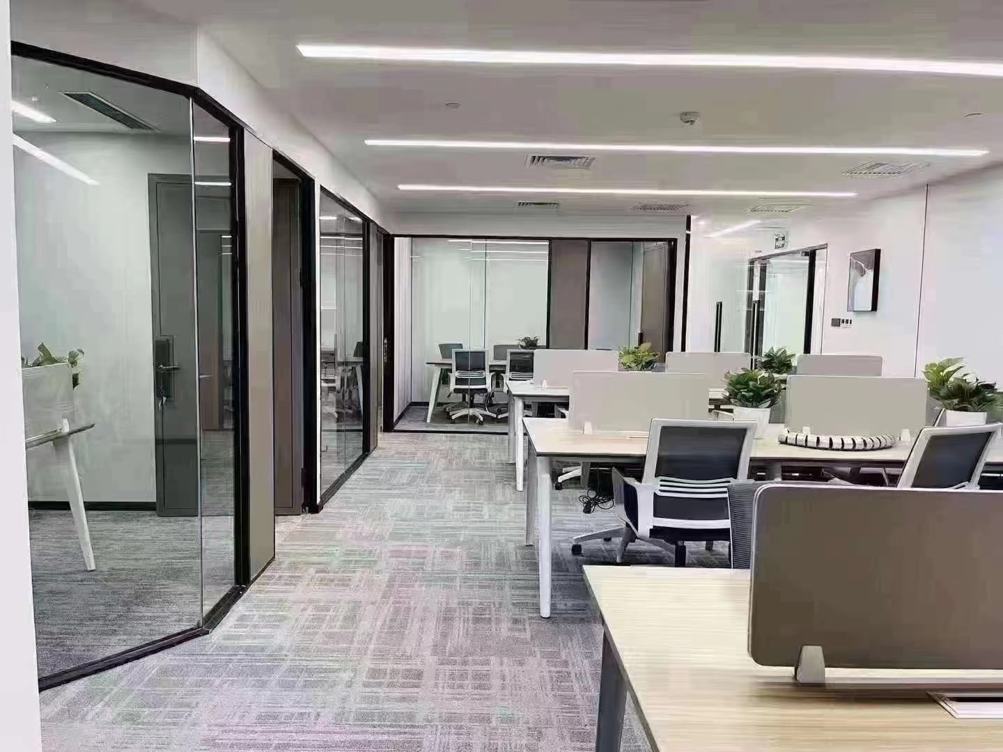 浦东南路国家开发银行大厦精装修带家具拎包入住(图2)