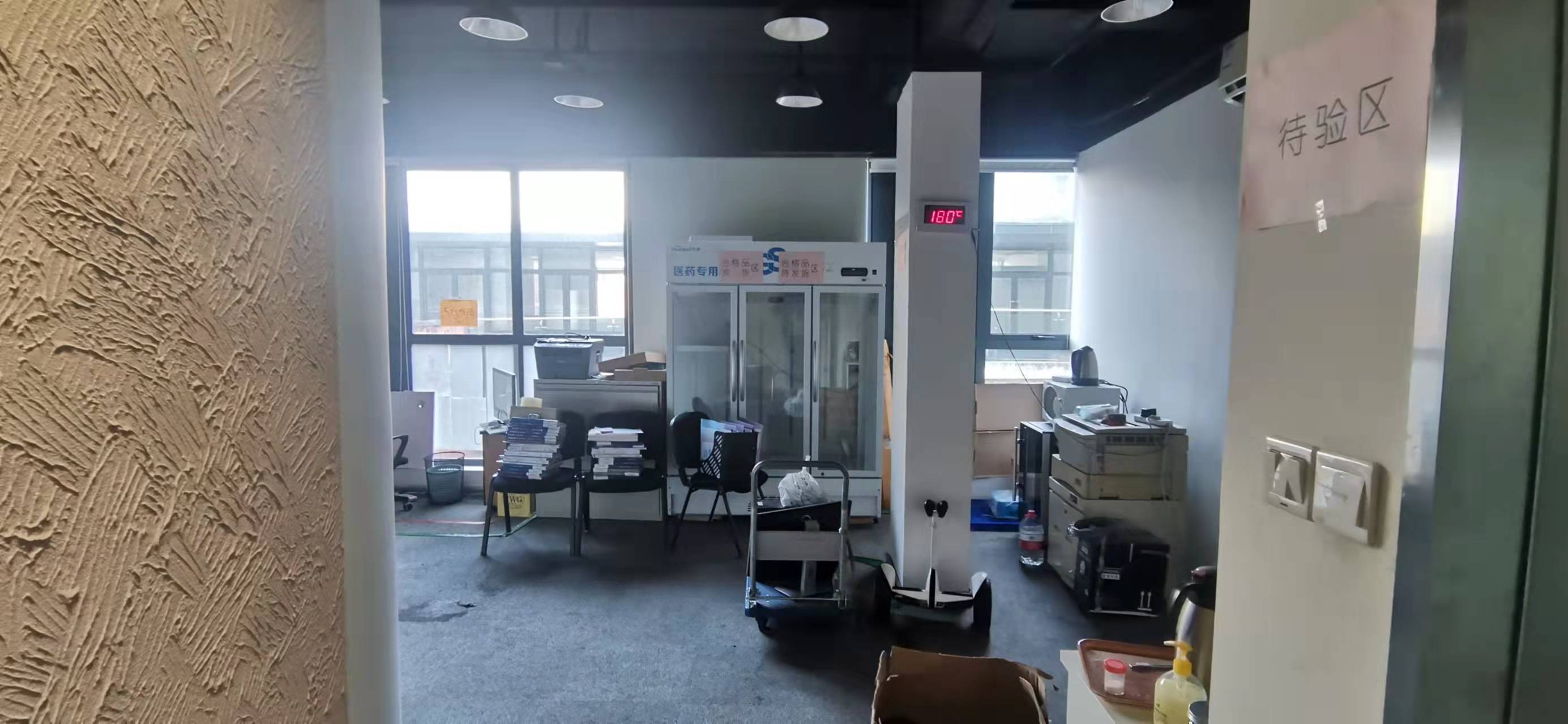 9-2204261Z4294A.jpg 大宁乐平方100平带装修隔断现房出租房型方正采光通透(图3)