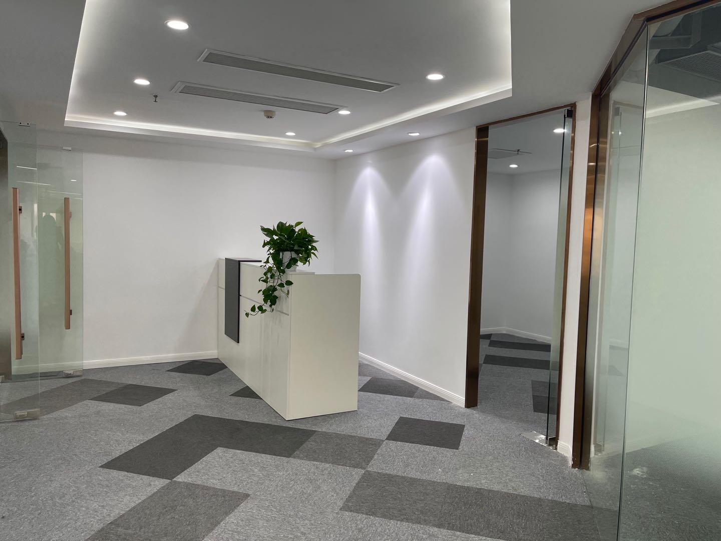 7-22042G1343W13.jpg 徐汇飞雕国际大厦徐家汇商圈 漕宝路上海南站地铁站 交通方便 300平 办公室出租 (图3)