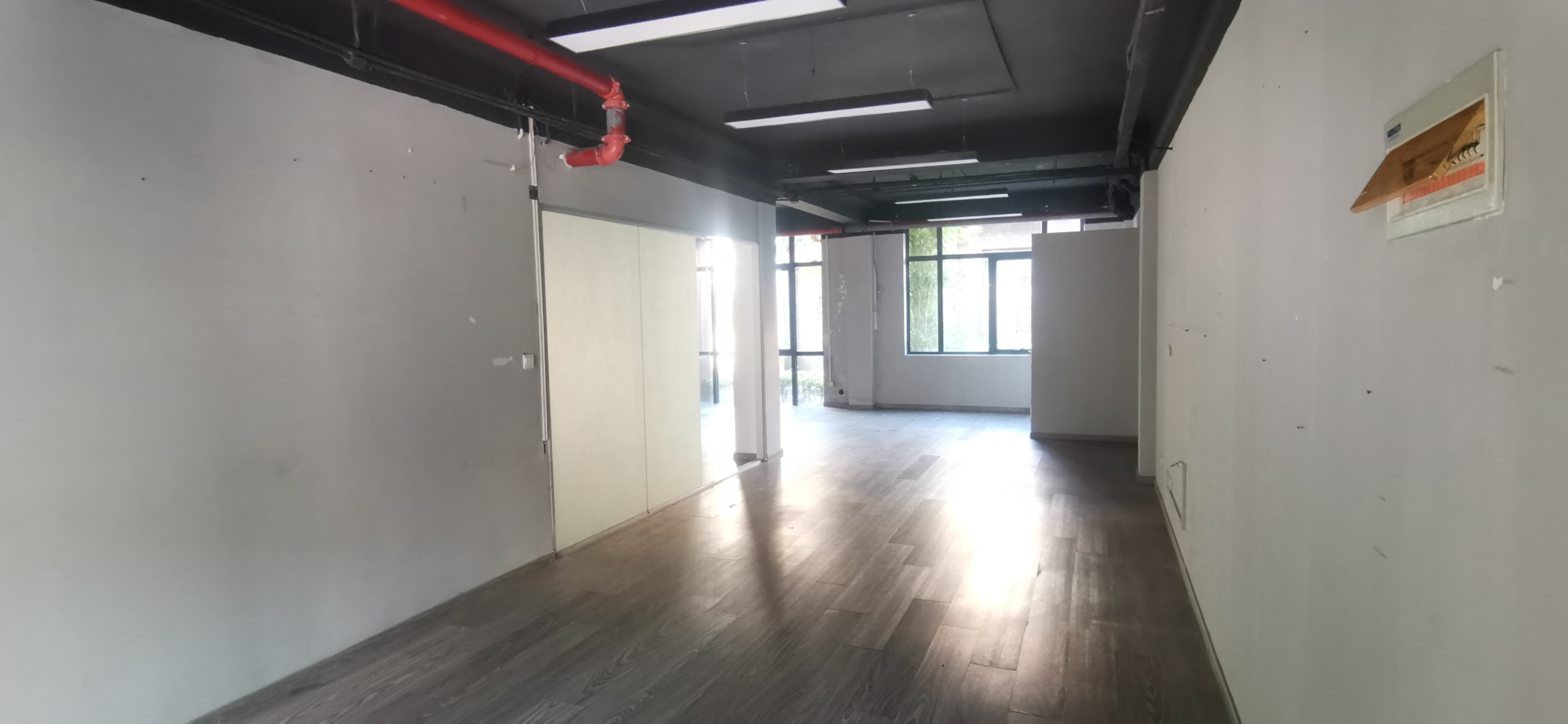 9-22042Q94022211.jpg 大宁乐平方150平带装修现房出租园区24小时独立空调(图2)