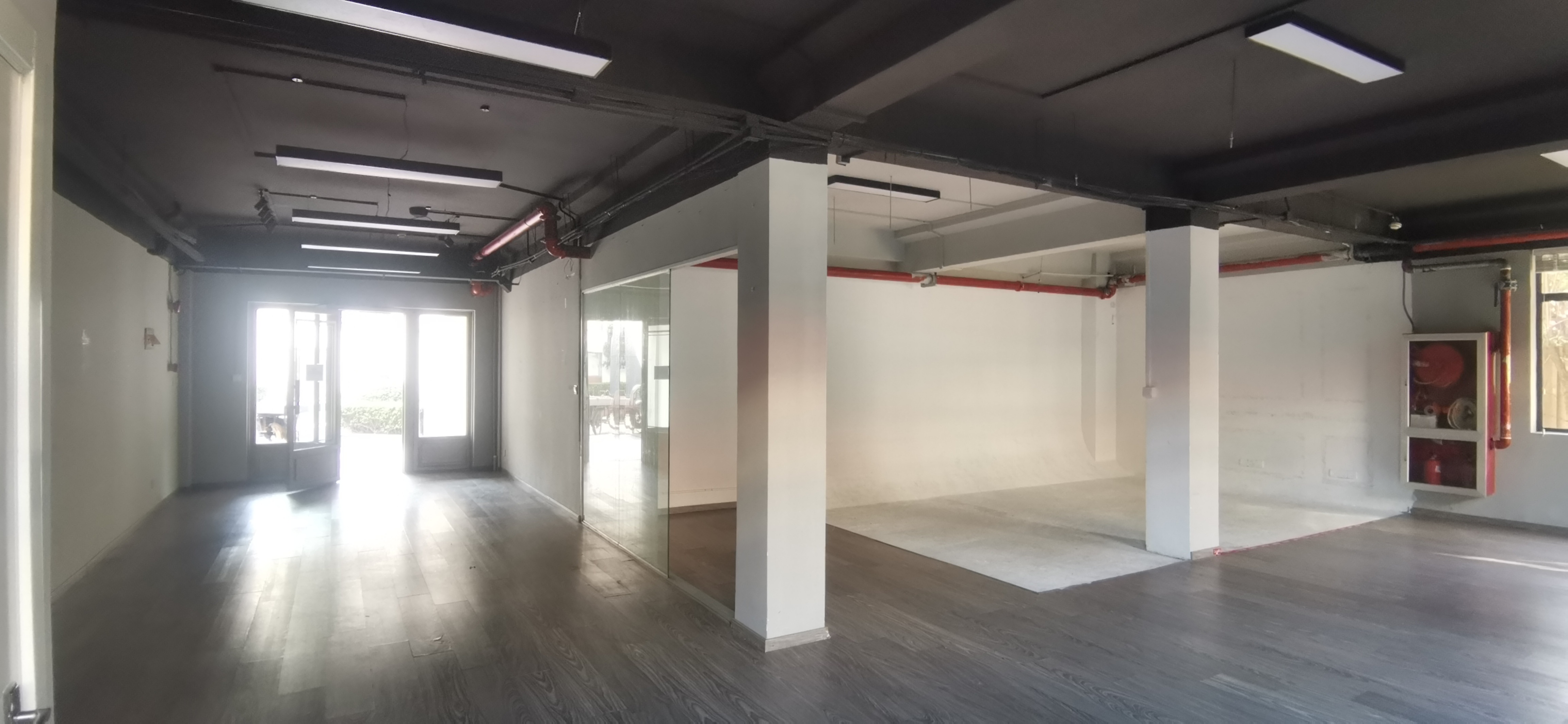 9-22042Q94023351.jpg 大宁乐平方150平带装修现房出租园区24小时独立空调(图3)